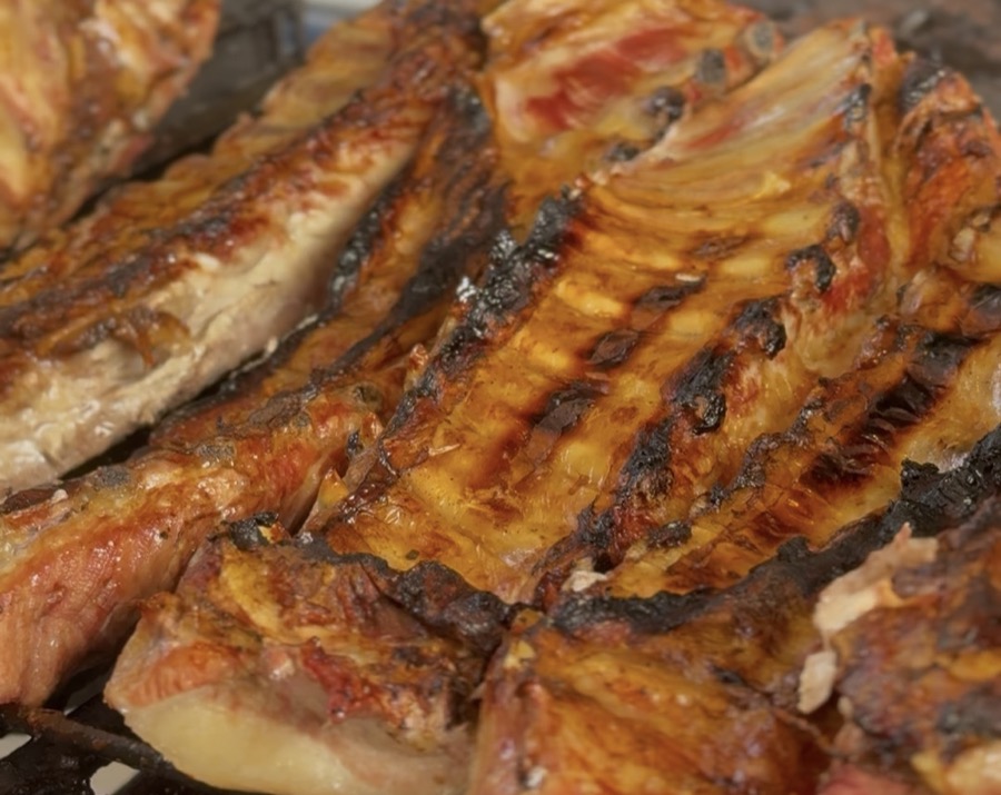 Costilla de cerdo asada a la parrilla