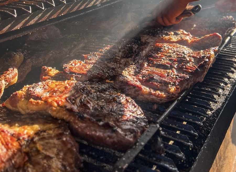 Vacío asado a la parrilla, listo para retirar